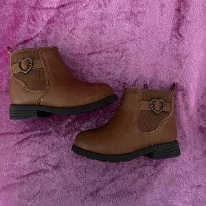 Chelsea Boots size 6 (toddler)